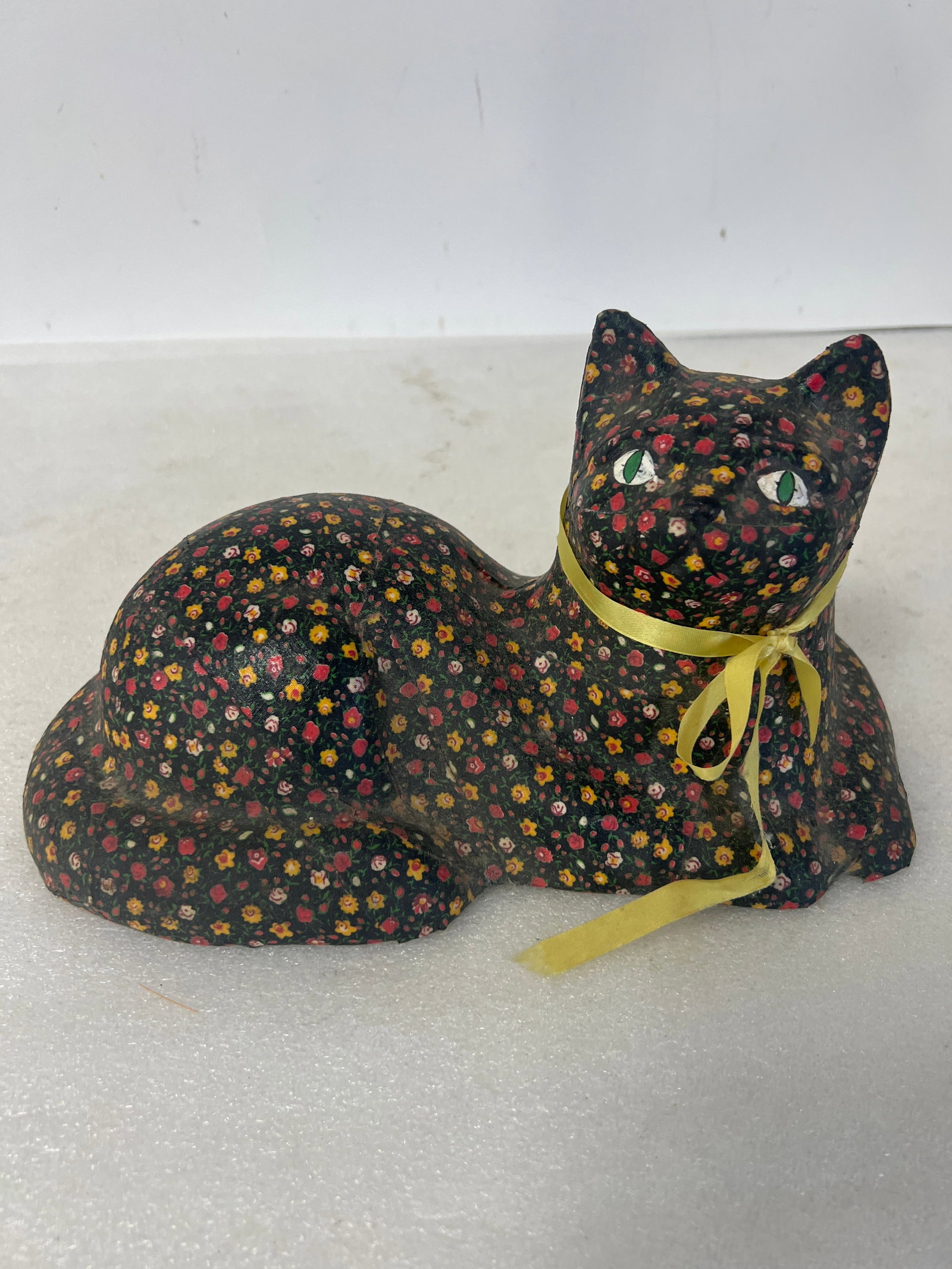 Pottery "Chintz" Cat (1 of 2)