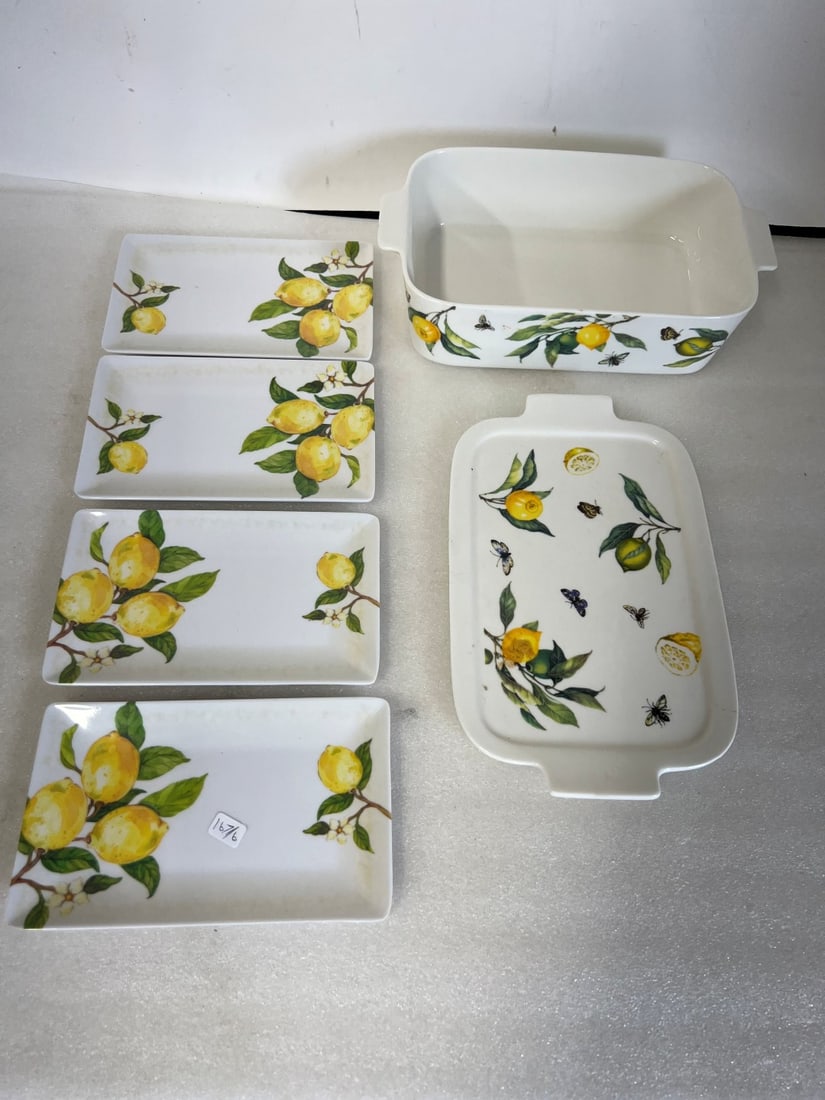 Niole Miller Chinaware (6): As pictured. Fruit decorted 8" to 11 1/2: