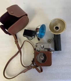 Vintage Revere 8 Camera, Camera Bulb & Holder.