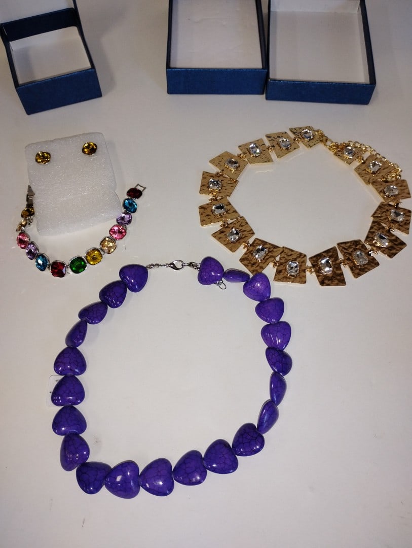 Vintage Costume Jewelry (3) (1 of 6)