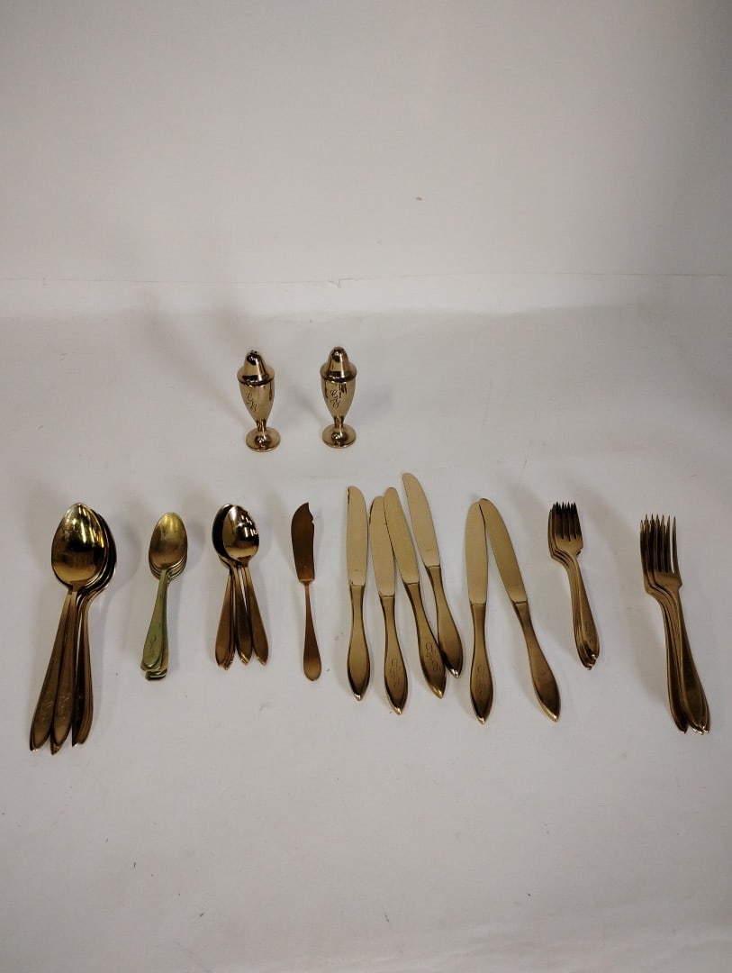 Dirilyte Gold Pated Service for 6 (39 pcs. in the lot) (1 of 4)