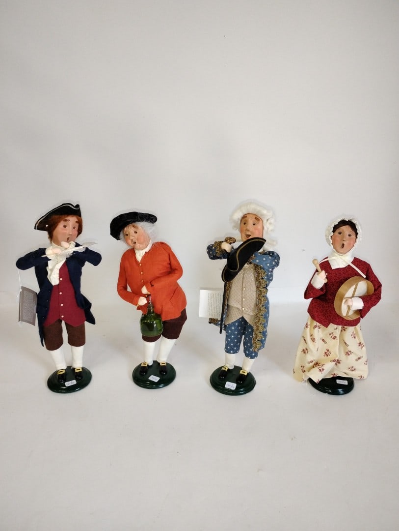 Byers Choice Williamsburg Carolers (4) (1 of 4)