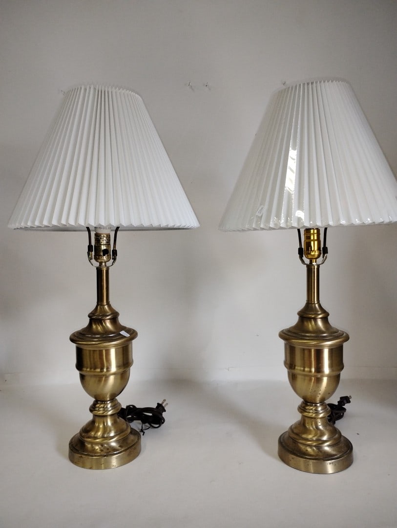 Pr. Vintage Brass Table Lamps (1 of 2)