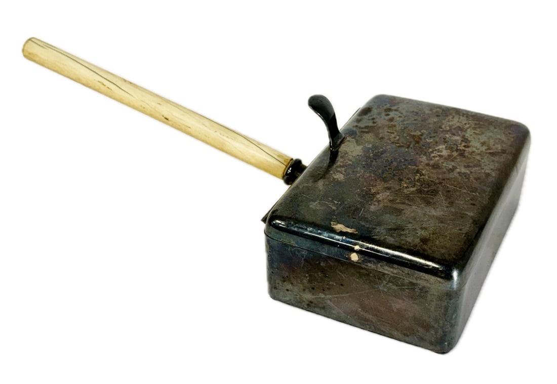 Wilcox SP Co. Siiverplate Silent Butler (1 of 4)