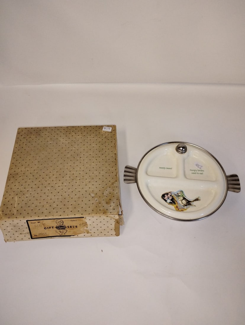 Two(2) Vintage Baby or Child's Feeding Dishes (1 of 4)