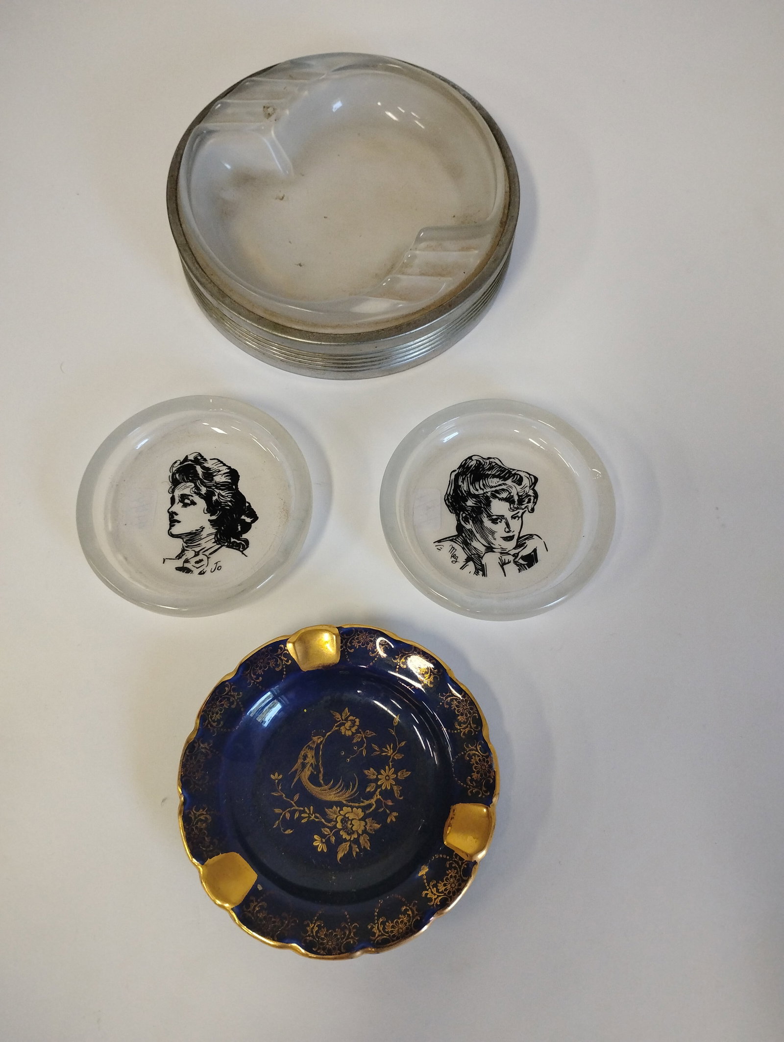 Colletors Lot i. Gibson Girl Trays & Others (4) (1 of 5)