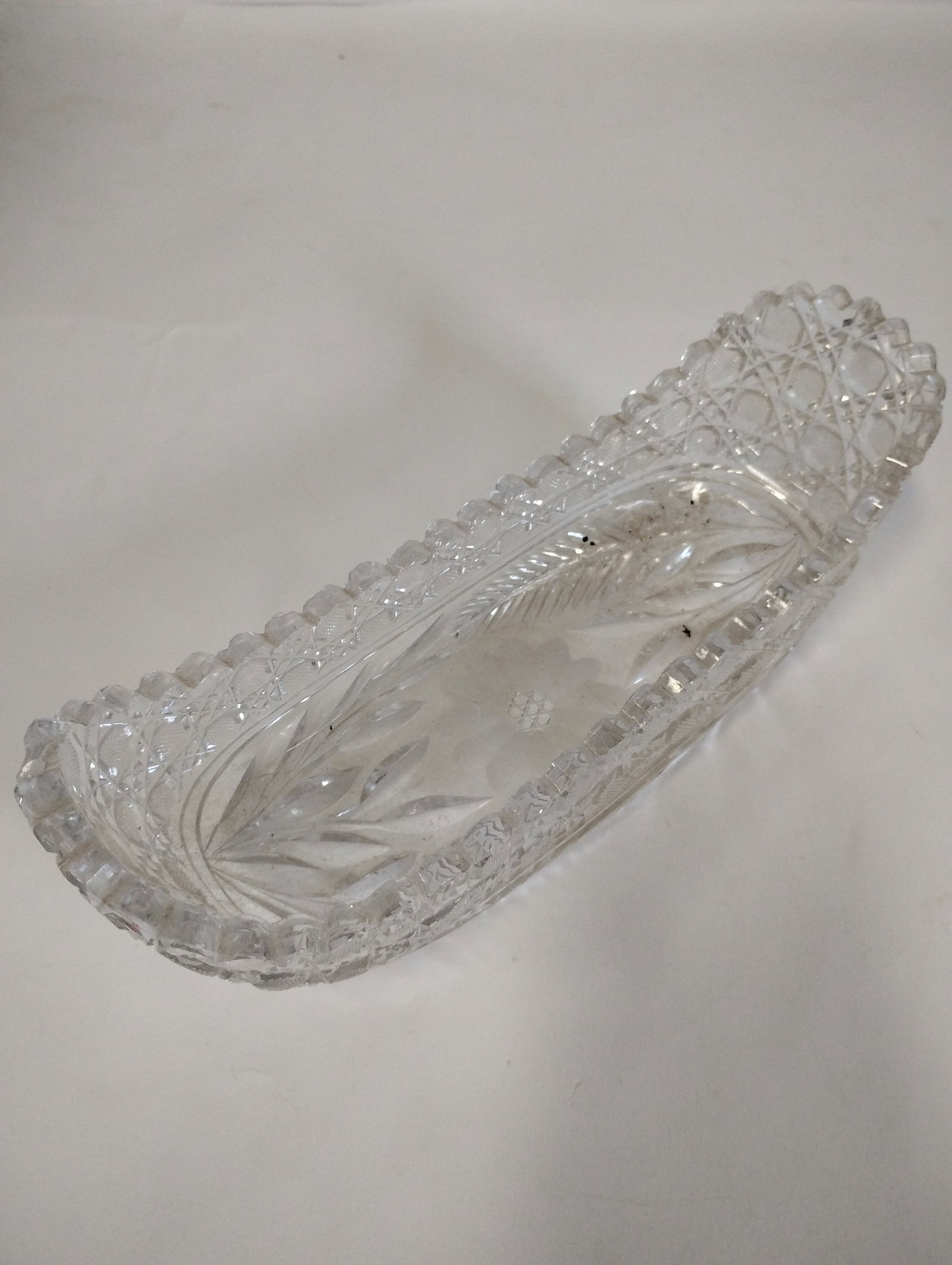 Cut Crysak Bananna Boat Bowl (1 of 3)