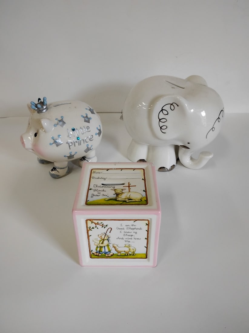 Lot of Collectible Banks (3 (1 of 5)