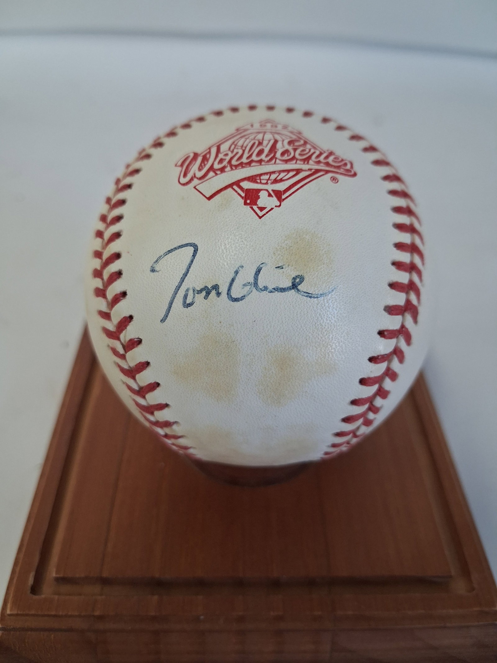 Tom Glavine Autographed Baseball (1 of 1)