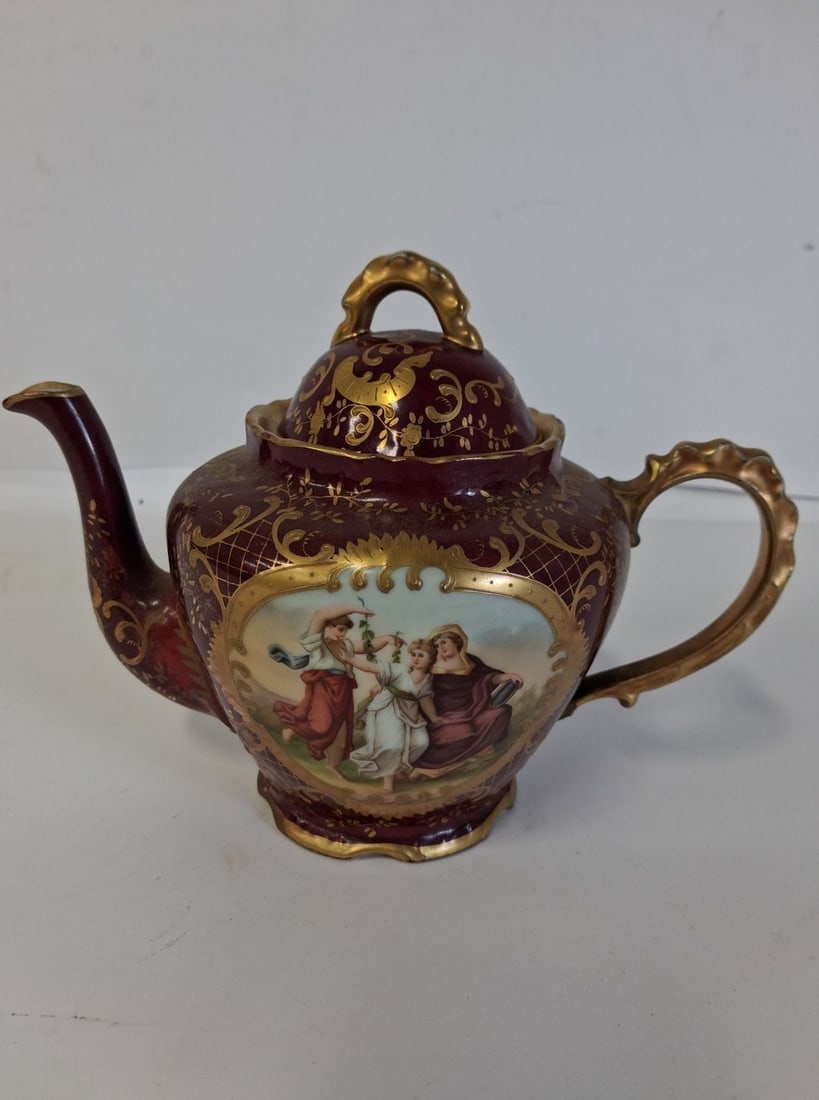 Victoria Carlsbad Hand Painted Teapot: Signed on the underside