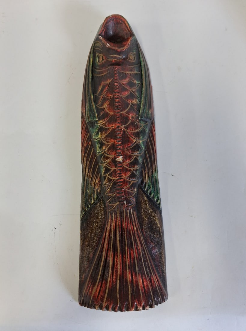 Vintage Wood Carved Fish Wall Plaque: 19 1/2in H x 5 1/4in