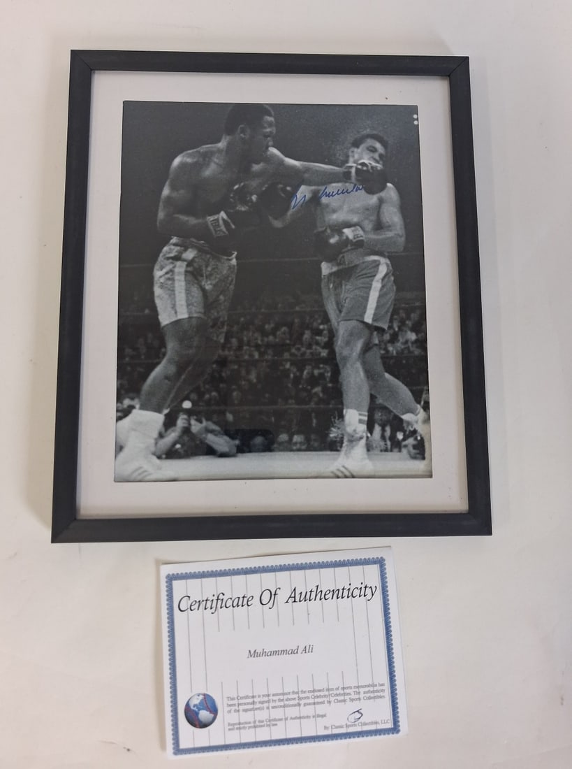 Muhammed Ali Signed Photograph: With COA 8 x 10 Framed