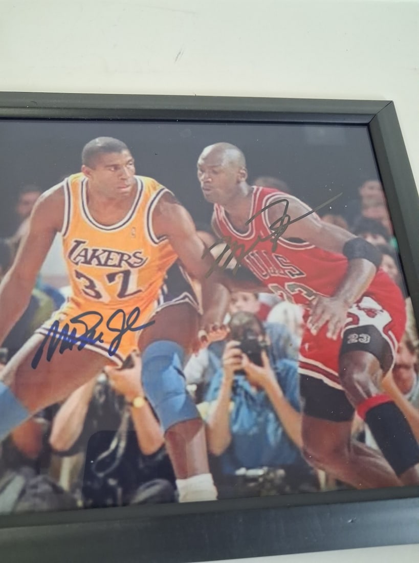 Signed Photograph Magic Johnson - 2