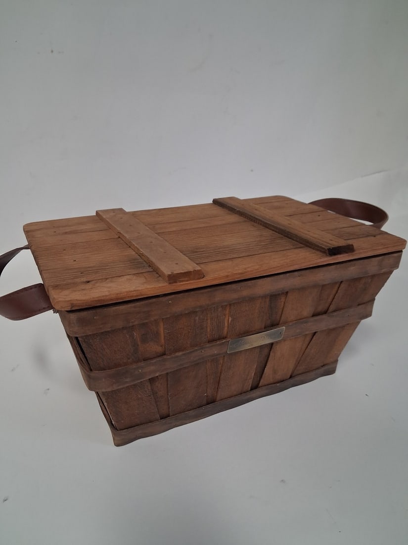 Harry & David Wooden Basket: 7 1/4" x 15"