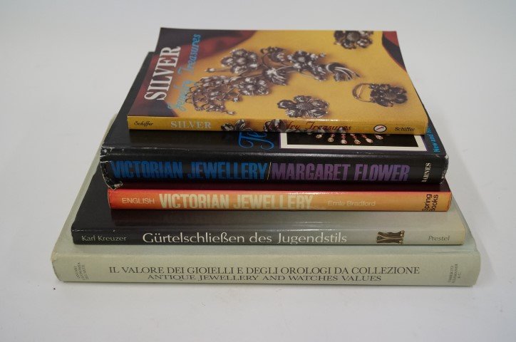 Five(5) Books: Victorian and Antique Jewelry: Victorian Jewelry(2);Il Valaroe Dei Gioielli; Gurtelschlieben des Jugendstils; Silver Jewelry Treasures