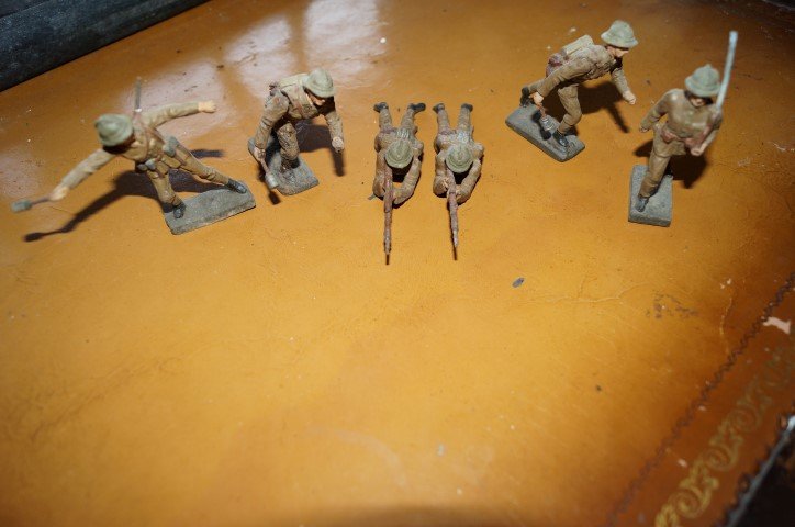 Lineol Antique Miniature Soldiers (6): Six in the lot, The British Infantry. 1 1/2"