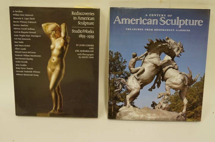 American Sculpture. Studio Work. 1893-1939(2): Rediscoveries in American Sculpture by Janis Conner and Joel Rosenkranz with photographs by David Finn. University of Texas Press, Austin 1989. Hardcover with dustjacket. Included in the lot is A Cent