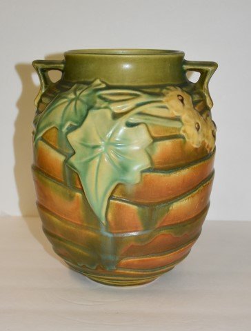 Roseville Double Handled Vase. (1 of 4)