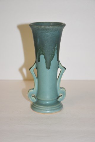 Roseville Vase. Carnelian C. 1915 (1 of 4)