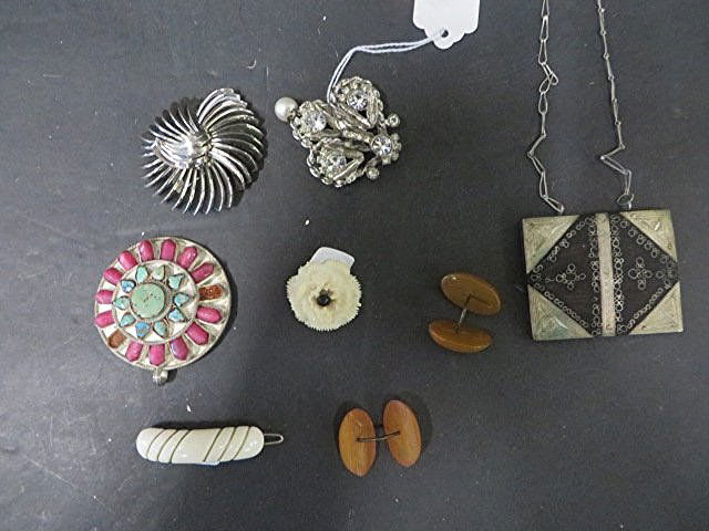 Costume Jewelry Lot ( 7 items in the lot) (1 of 4)
