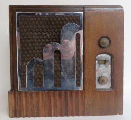 Majestic Radio C. 1933 (1 of 3)