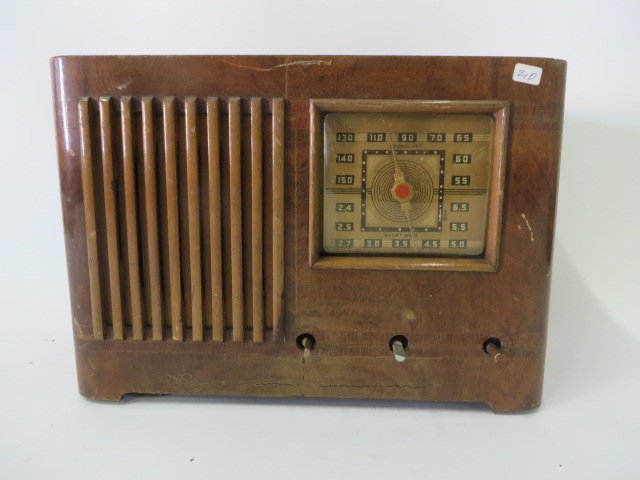 Emerson CG318 Radio (1 of 2)