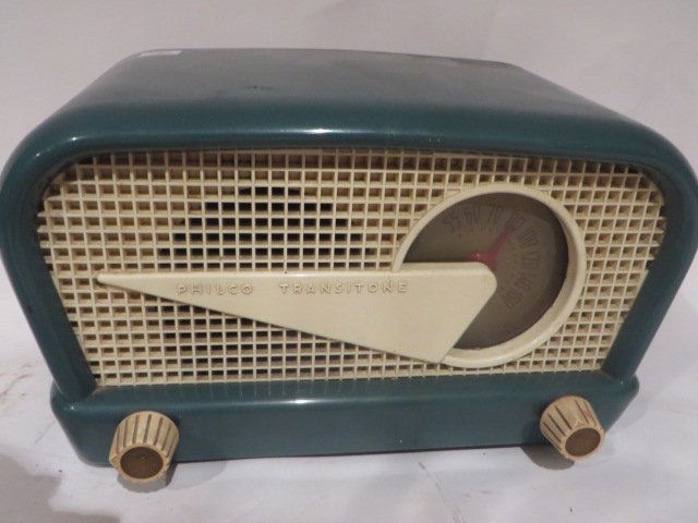 Philco Transitone Radio (1 of 2)