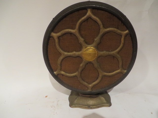 Atwater Kent Antique Speaker (1 of 2)