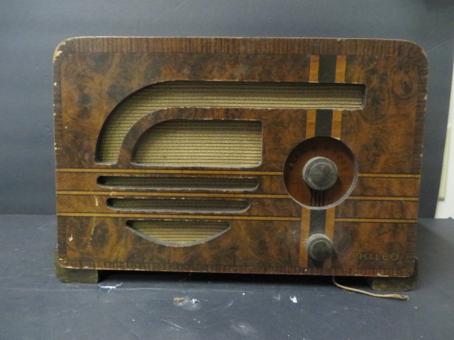 Philco Vintage Radio (1 of 2)