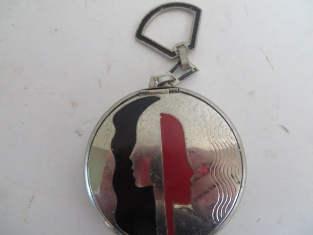 Richard Hudnut Art Deco Compact. (1 of 2)