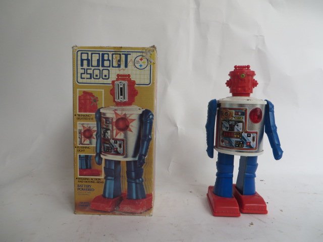 Durham Industries Robot 2500 Toy (1 of 3)