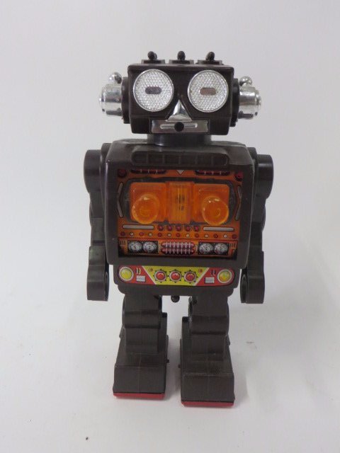 Robot Toy: Battery Operated.Taiwan. 10"H.