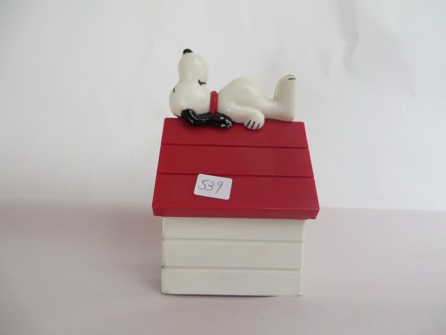Snoopy Radio: 1958 United Features Syndicate
