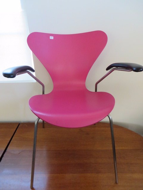 Sevener Chair by Arne Jacobsen: Mid Century Modern Sevener Chair by Arne Jacobsen.