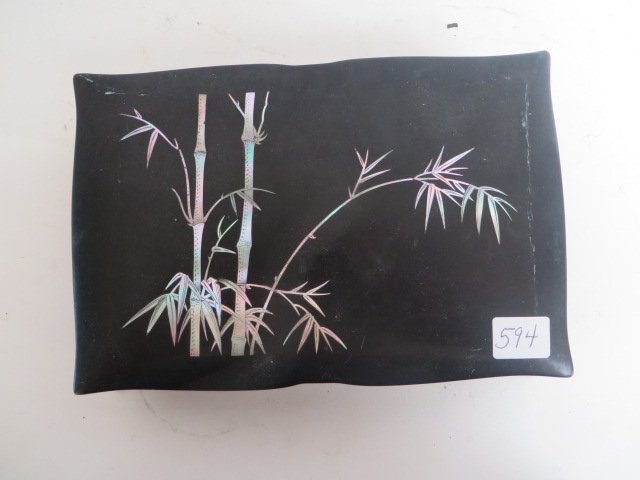 Oriental Lacquered Box (1 of 3)