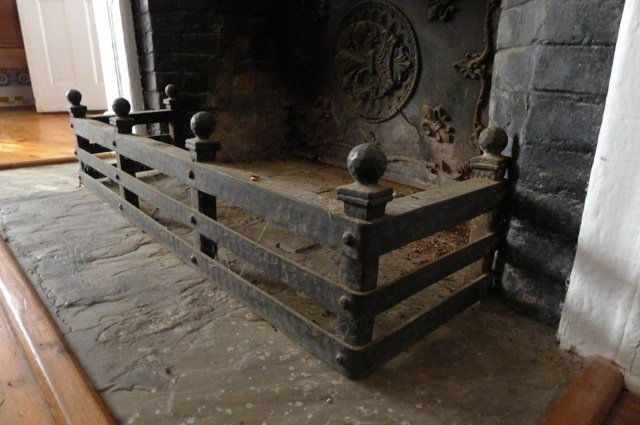 English Arts and Crafts Hearth Guard (1 of 1)