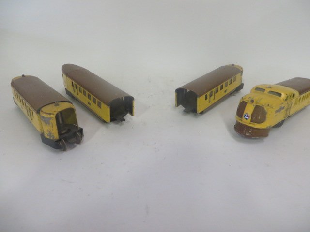 Lionel Streamline Train Set (1 of 8)