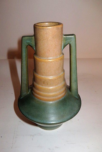 Roseville Vase (1 of 1)