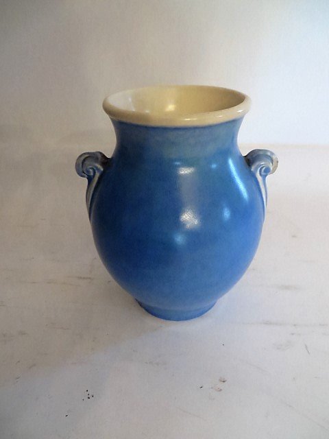 Weller Art Pottery Vase. (1 of 2)