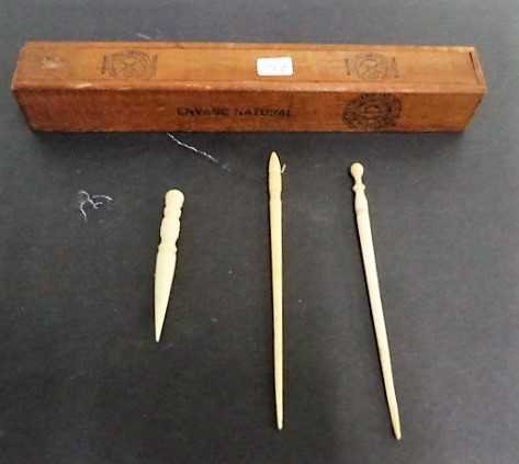 Three Nautical Bobbins. Wooden Case (1 of 1)