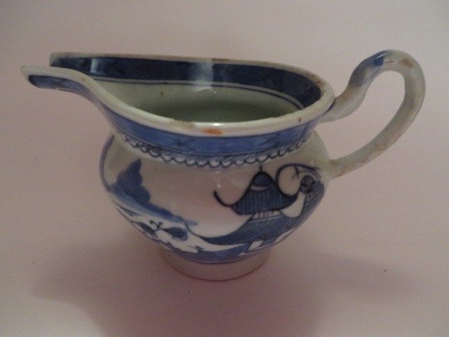Hog Nose Creamer. C. 1840: 4.25" x 6/5"