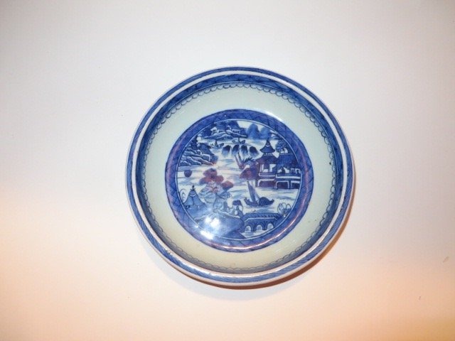 Canton Serving Bowl. C. 1865 (1 of 2)