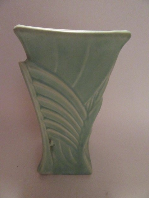 McCoy Art Deco Vase. (1 of 7)
