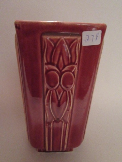 McCoy Art Deco Vase. (1 of 7)