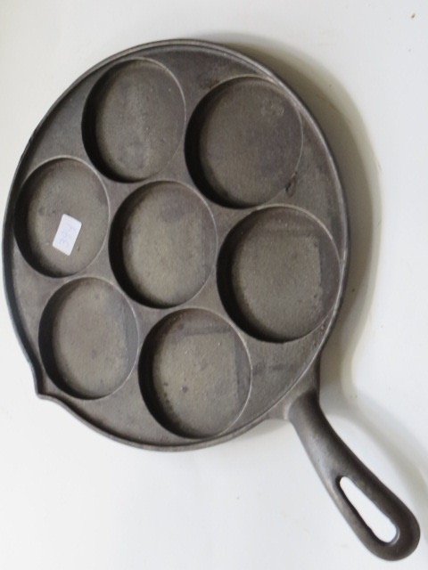 Griswold Cast Iron Plett Pan: Marked at the back No. 34