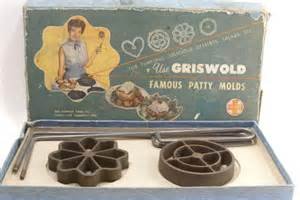 Griswold Pattty Molds.Original Box: 10"L x 5"W