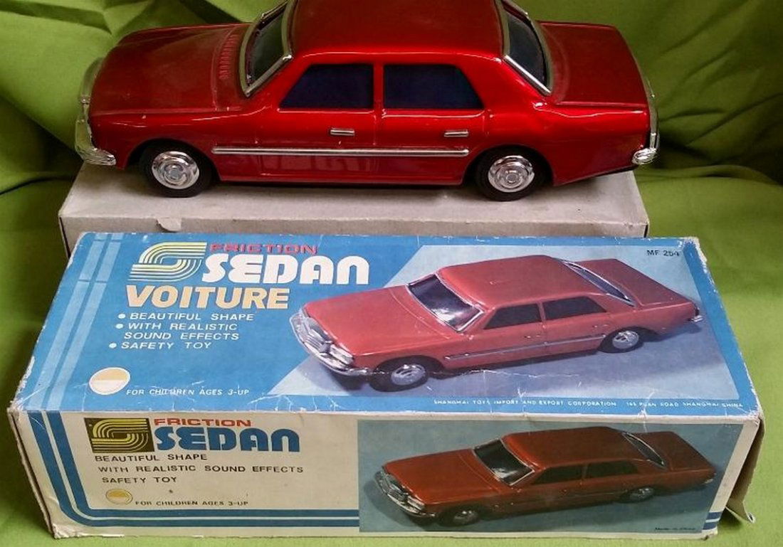 Friction Sedan Voiture with realistic sound effects (1 of 6)