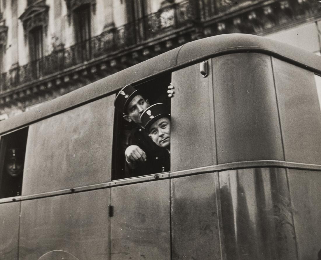 δ  Willy Ronis (1910-2009) Manif pour la Dé (1 of 1)