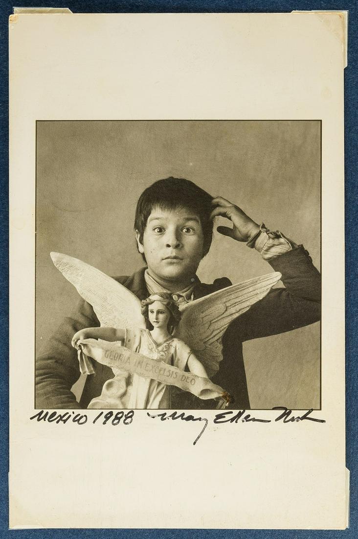 Erotica.- Mark (Mary Ellen) Falkland Road: Prostitutes: Erotica.- Mark (Mary Ellen) Falkland Road: Prostitutes of Bombay, first edition, postcard signed by author tipped-in, colour frontispiece, illustrations, many full-page, ex-libris ink-stamp of Barbara