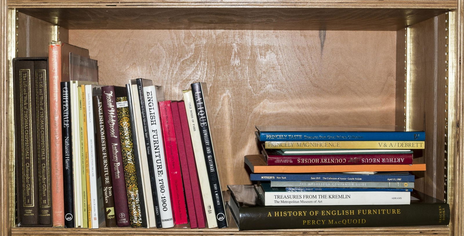 Decorative Arts.- Gilbert (Christopher) The Life & Work: NO RESERVE Decorative Arts.- Gilbert (Christopher) The Life & Work of Thomas Chippendale, 2 vol., 1978 § Macquoid (Percy) A History of English Furniture, reprint, 1989 § Snowman (A.Kenneth)